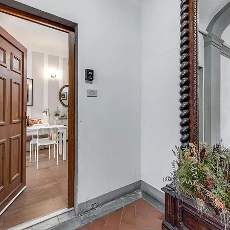 Cathedral Studio, San Lorenzo * Florencja
